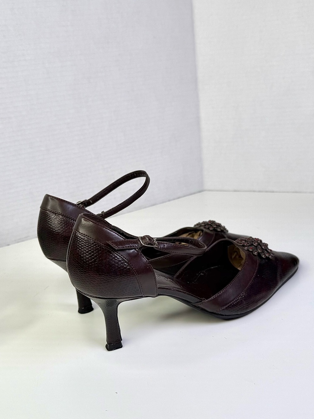 Apostrophe Jett Brown Pointed Toe Mary Jane Strappy Kitten Heels Women's Size 7M - Picture 7 of 16